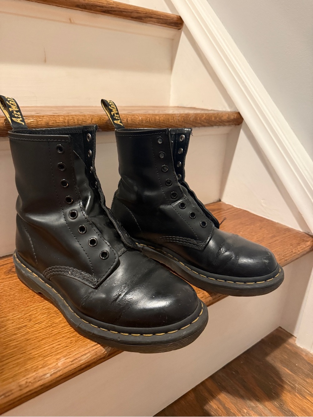 Dr. Marten’s 1460 Black Boots